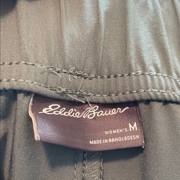 NWOT Eddie Bauer Women's M Green Traveler ankle pant 14% spandex front pockets - Picture 5 of 11